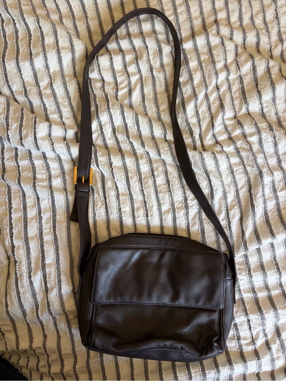 Classic Brown Leather Crossbody Bag with Front Flap